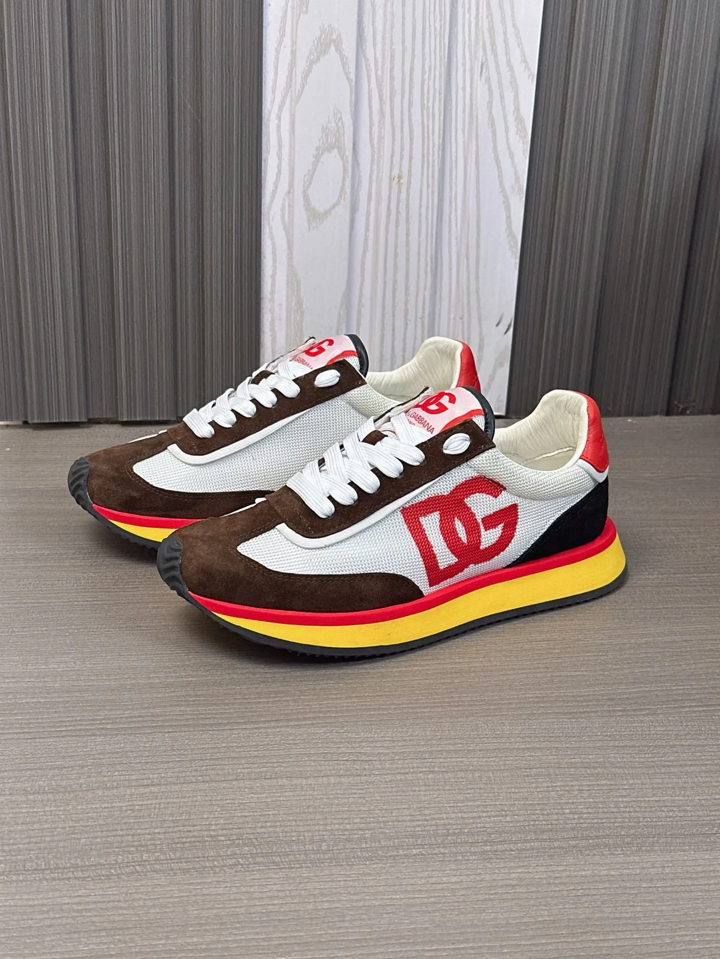 💰660••New arrivals••Dolce&Gabbana••DG✔️High-end men’s sports•casual shoes. Original goods from top counters. Original imported cowhide, multi-material splicing design ➕Imported cowhide lining, cowhide feet ➕Original T men's shoes 💰R elastic outsole.  Size: 39-44 (38, 45 customized)